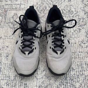 Nike Men's Black and Gray Athletic Sneakers